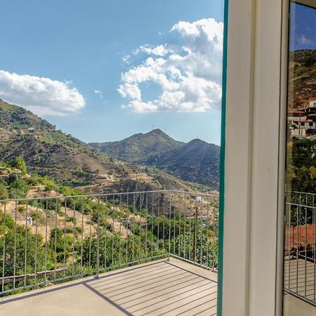 Гостевой дом Farmakas Living Экстерьер фото